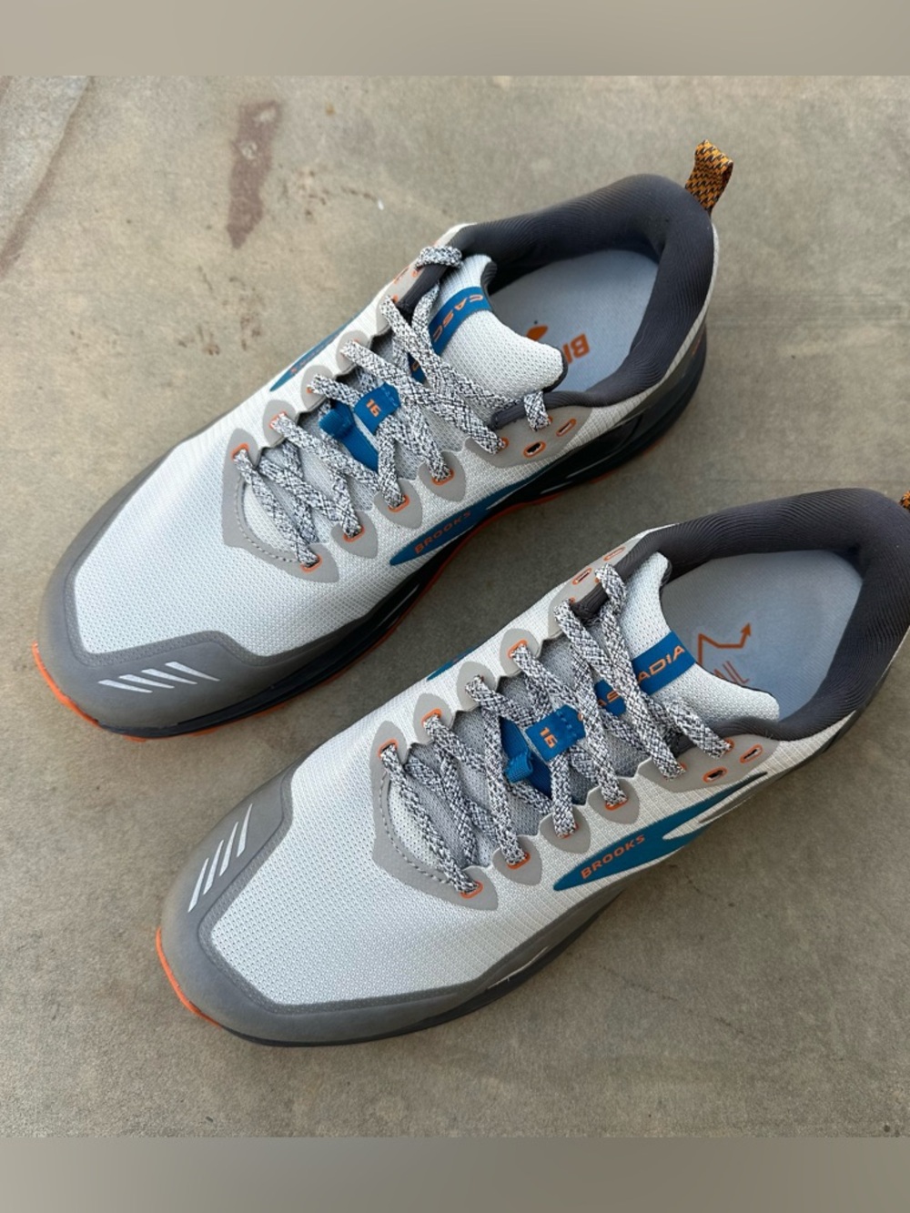 Brooks Cascadia 16 Trail Running Shoes Men's Size 10 Gray/Orange NEW